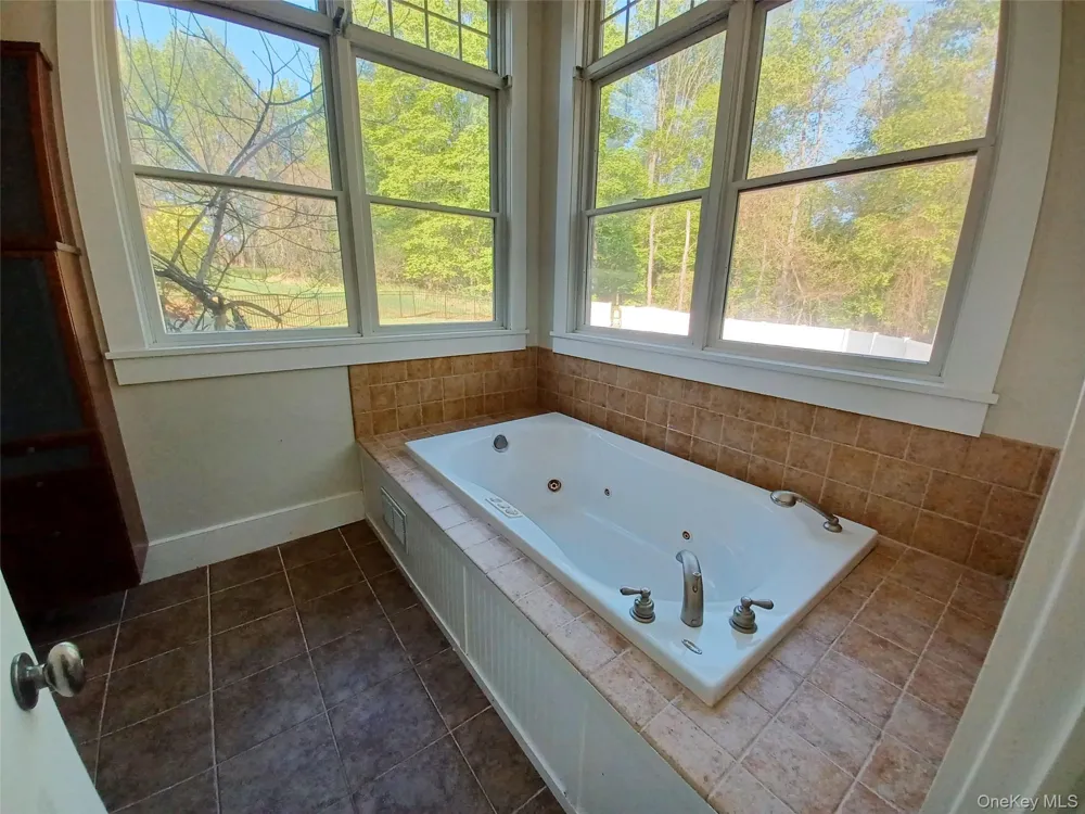 11 Hedges Road Warwick, NY 10990
