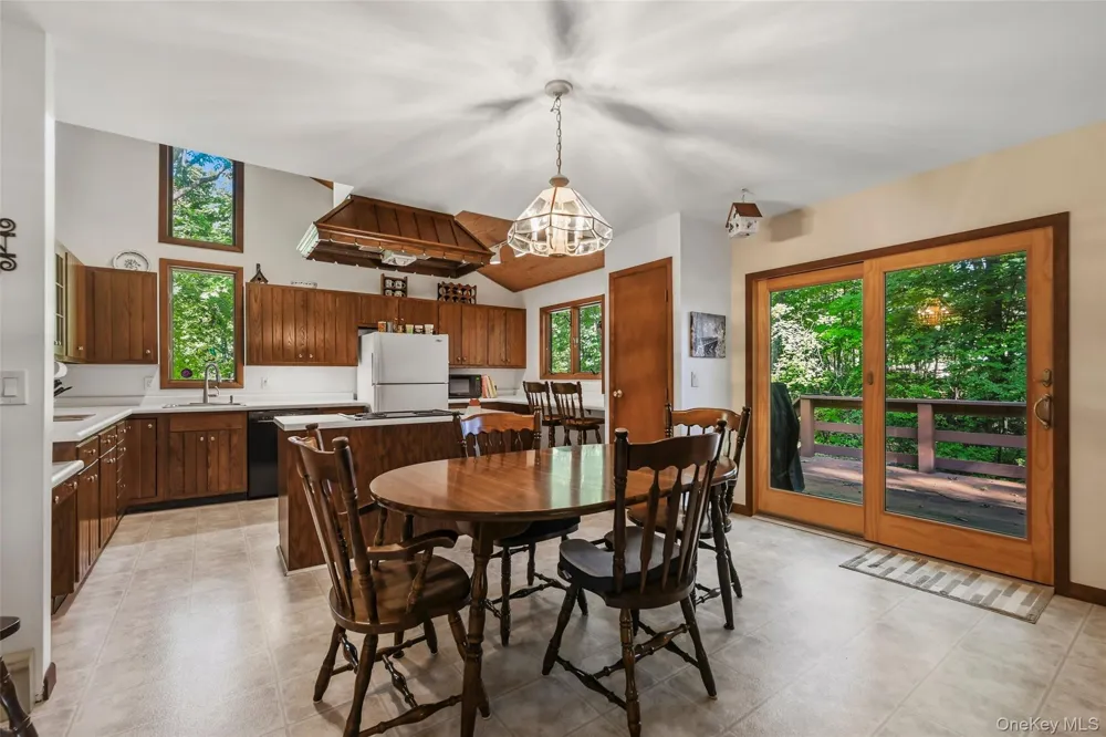 90 Highland Avenue Marlboro, NY 12542