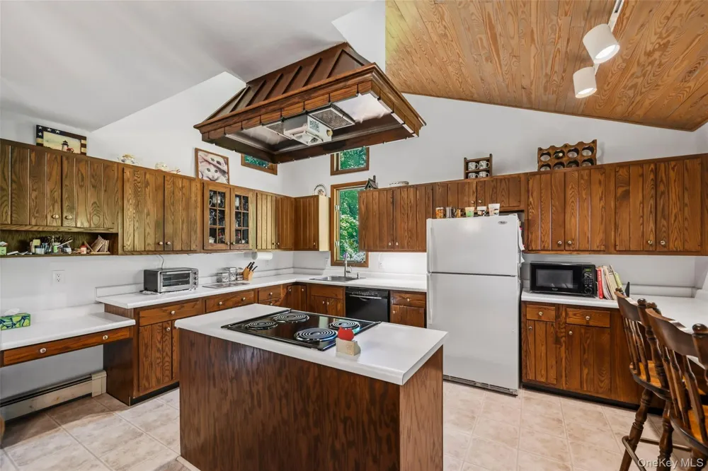 90 Highland Avenue Marlboro, NY 12542