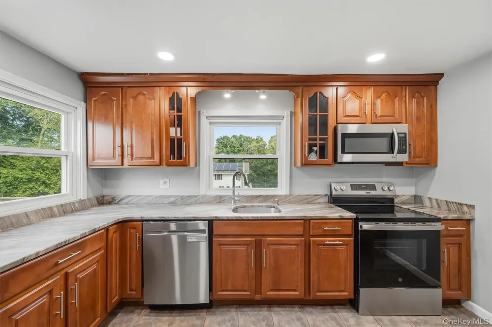 48 Lake Side Drive New Windsor, NY 12553