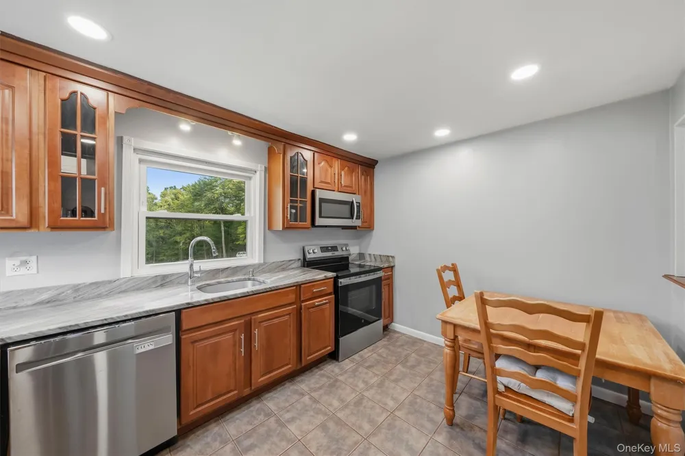 48 Lake Side Drive New Windsor, NY 12553