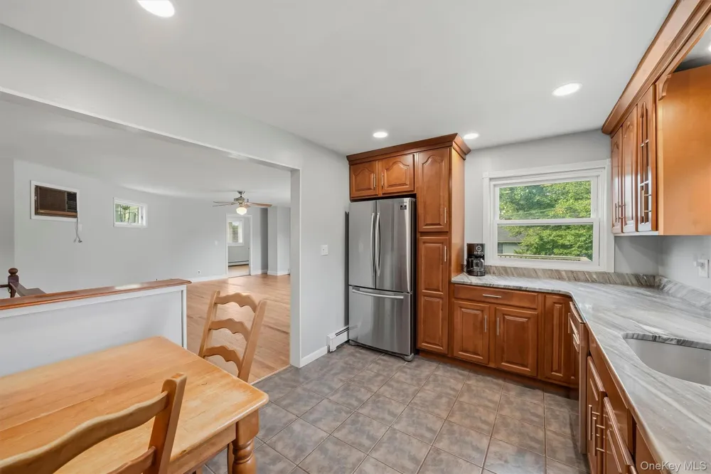 48 Lake Side Drive New Windsor, NY 12553