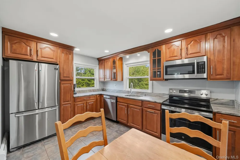 48 Lake Side Drive New Windsor, NY 12553