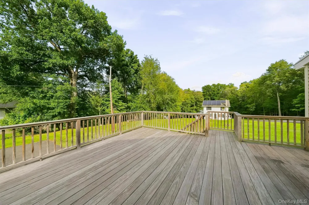 48 Lake Side Drive New Windsor, NY 12553