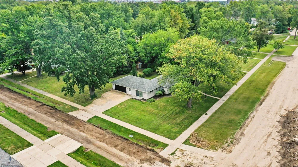 24650 Lathrup Boulevard Southfield City, MI 48075