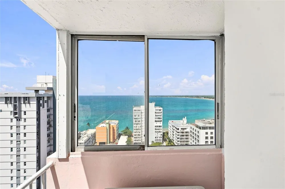 9 CALLE GARDENIA #19-A Carolina, PR 00979