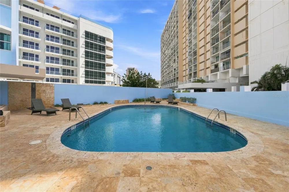 9 CALLE GARDENIA #19-A Carolina, PR 00979