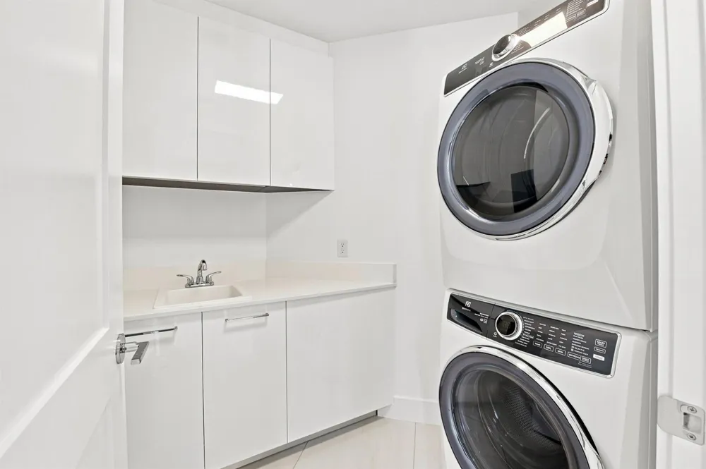 153 Seabreeze Boulevard #2404 Fort Lauderdale, FL 33304