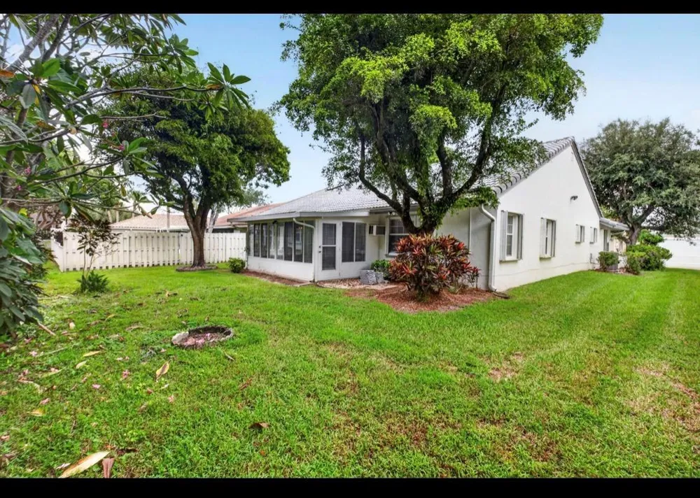8261 LAKE CYPRESS ROAD Lake Worth, FL 33467