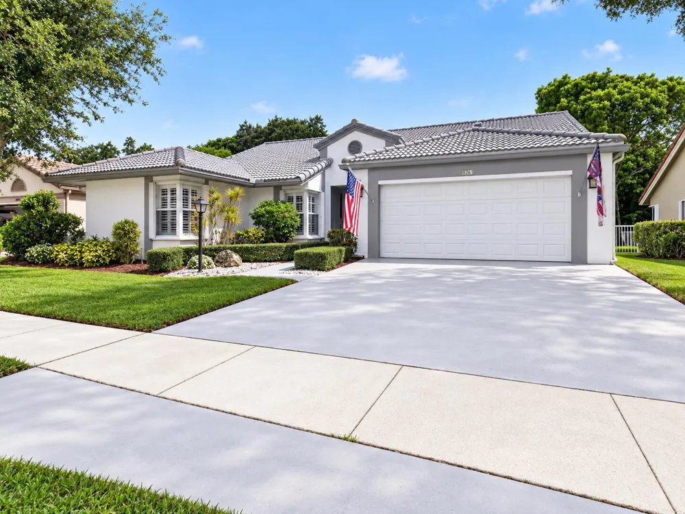 8261 LAKE CYPRESS ROAD Lake Worth, FL 33467
