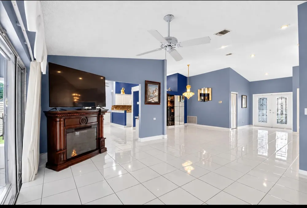 8261 LAKE CYPRESS ROAD Lake Worth, FL 33467