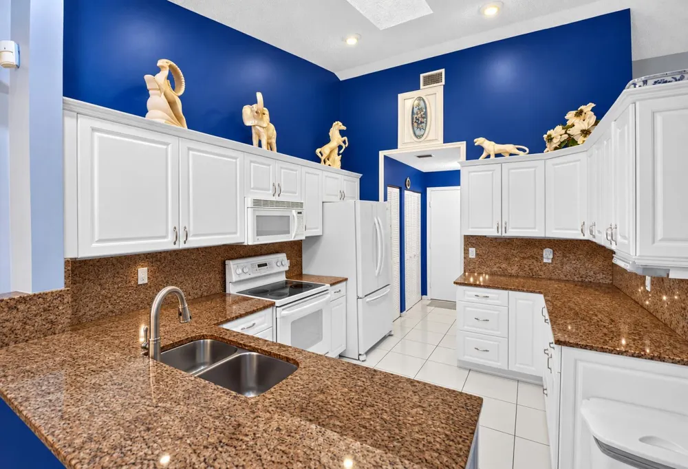 8261 LAKE CYPRESS ROAD Lake Worth, FL 33467