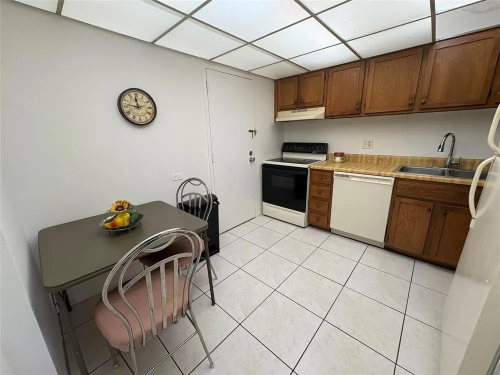 3750 INVERRARY DRIVE #1W Lauderhill, FL 33319