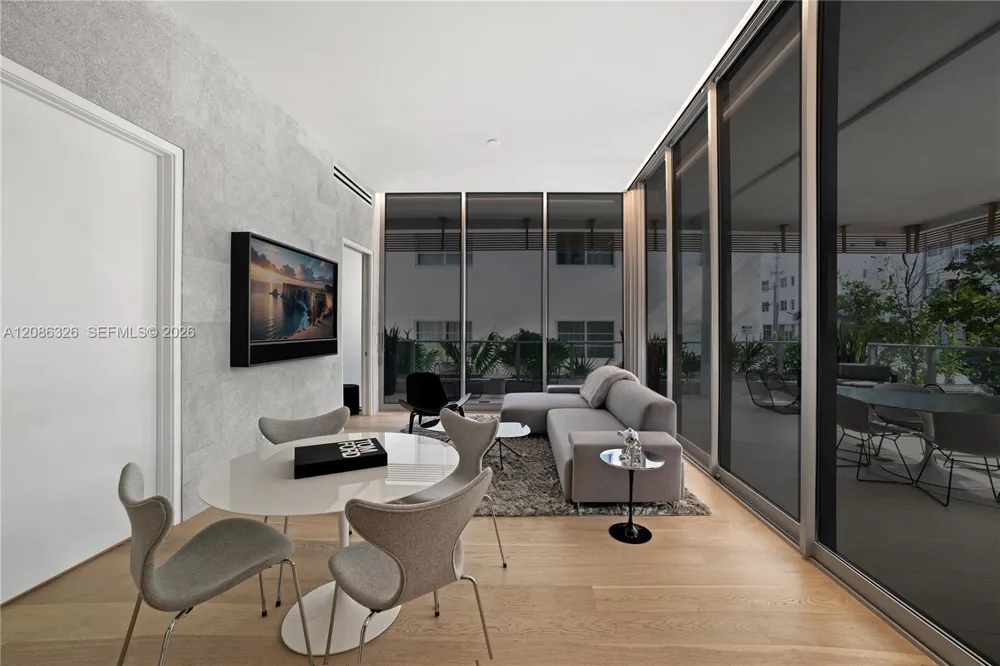 304 Ocean Dr #102 Miami Beach, FL 33139