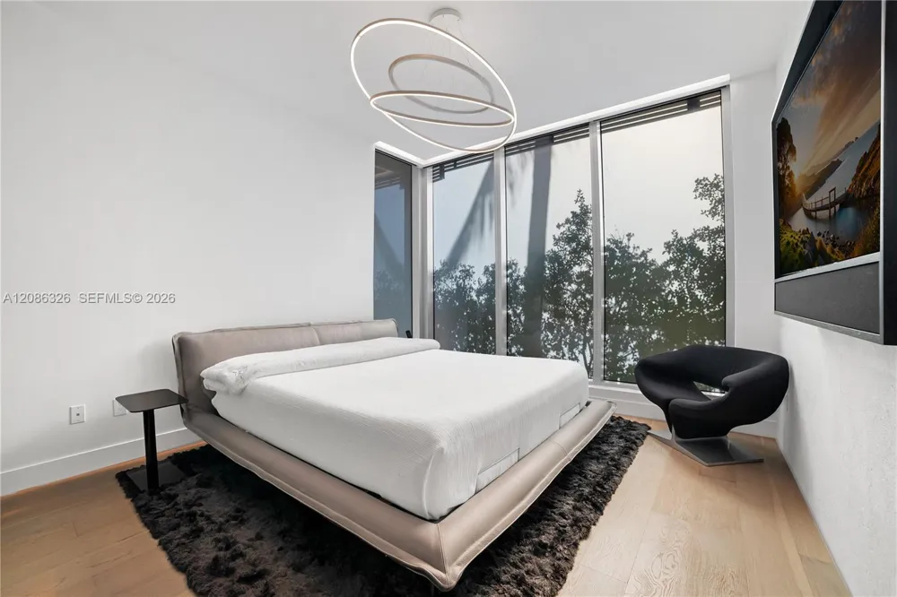304 Ocean Dr #102 Miami Beach, FL 33139