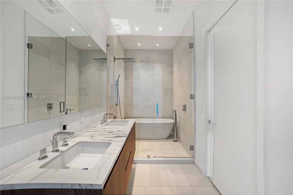 304 Ocean Dr #102 Miami Beach, FL 33139