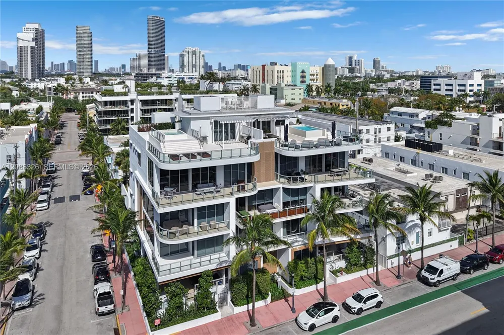 304 Ocean Dr #102 Miami Beach, FL 33139