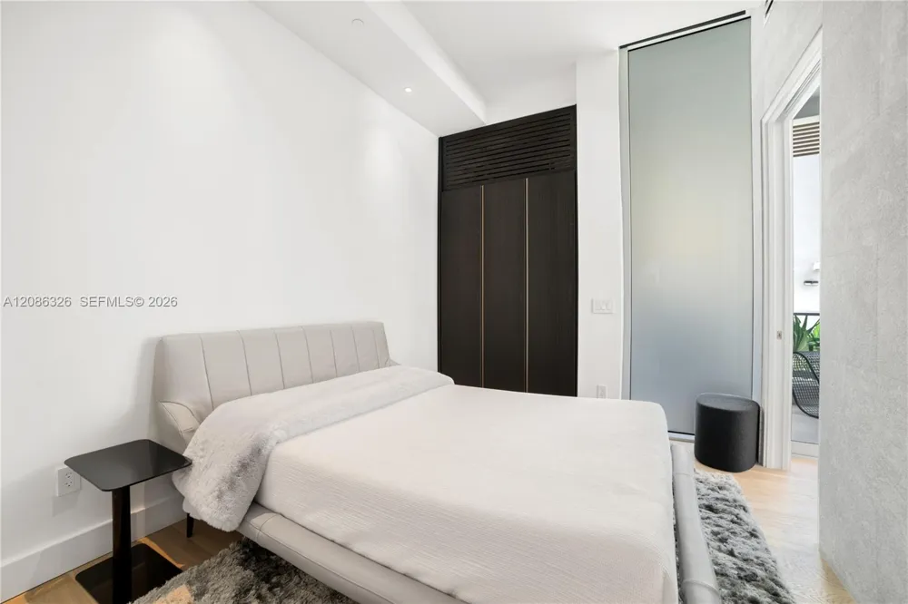 304 Ocean Dr #102 Miami Beach, FL 33139