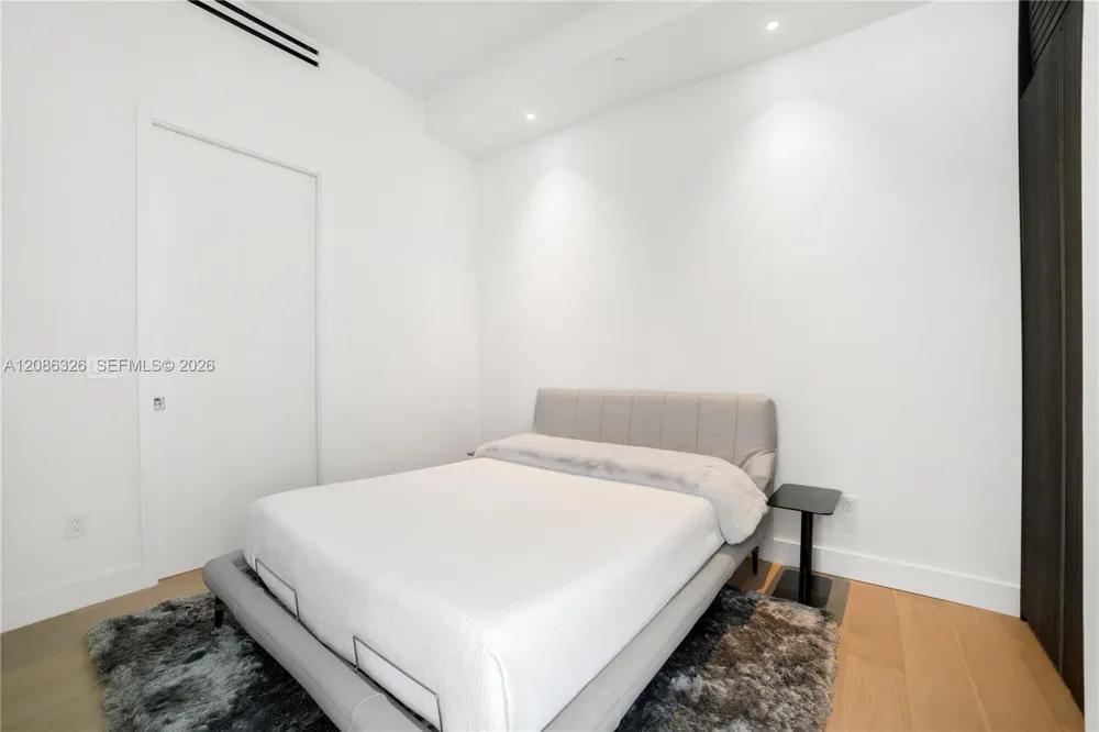 304 Ocean Dr #102 Miami Beach, FL 33139