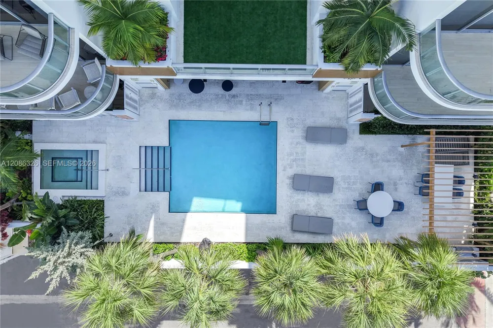 304 Ocean Dr #102 Miami Beach, FL 33139