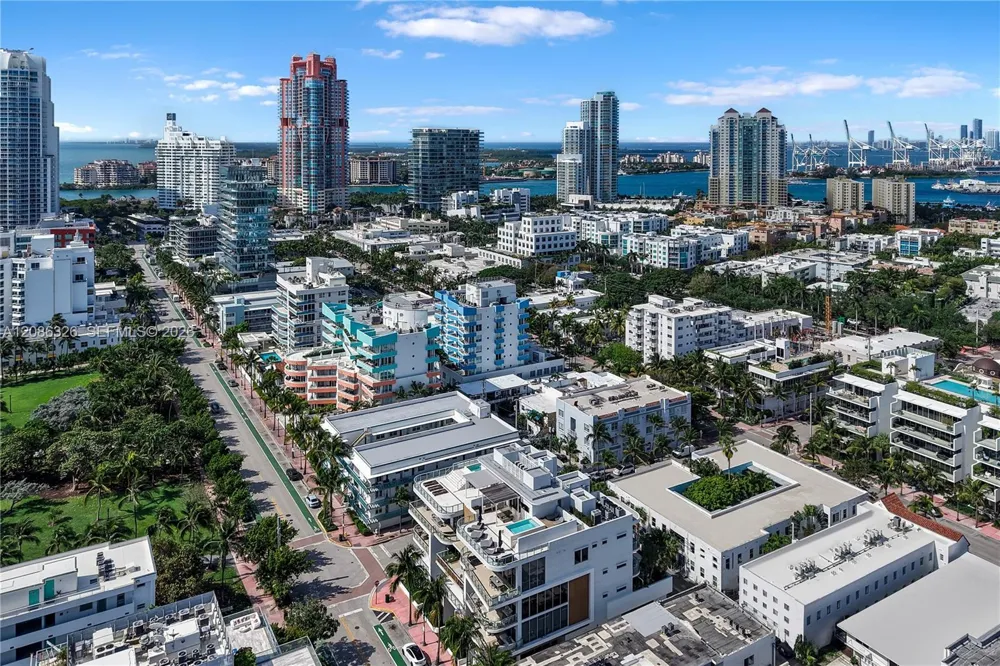304 Ocean Dr #102 Miami Beach, FL 33139