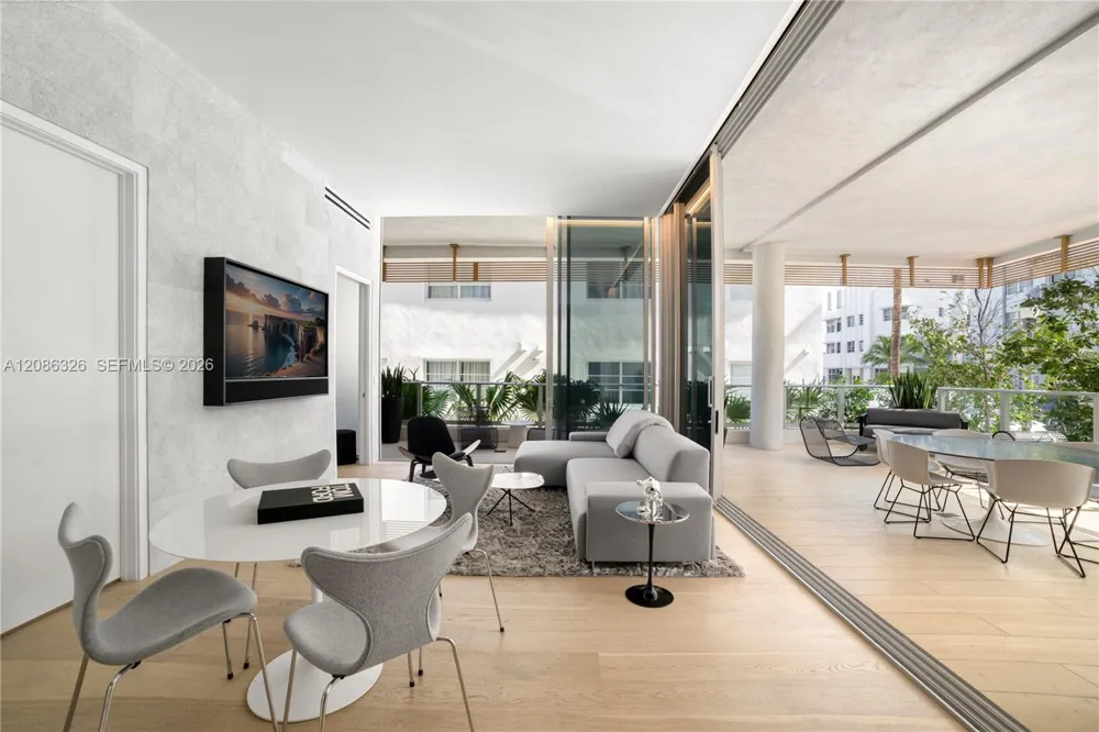304 Ocean Dr #102 Miami Beach, FL 33139