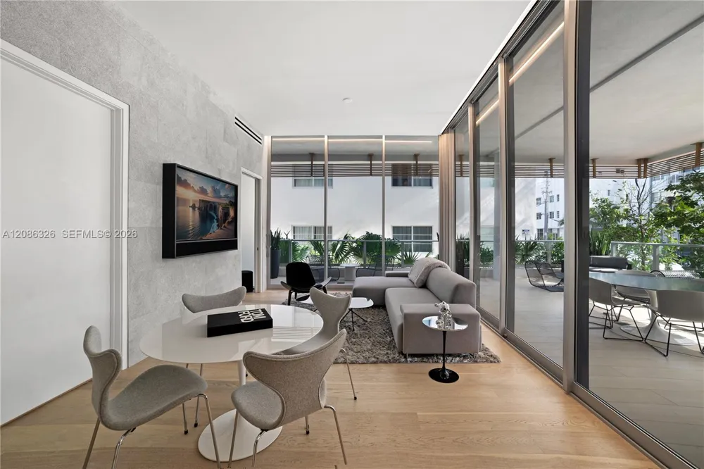 304 Ocean Dr #102 Miami Beach, FL 33139