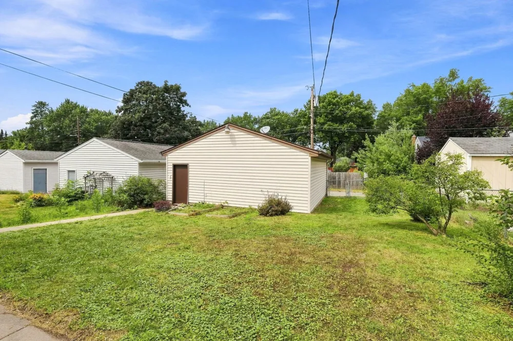1991 Nevada Avenue E Saint Paul, MN 55119