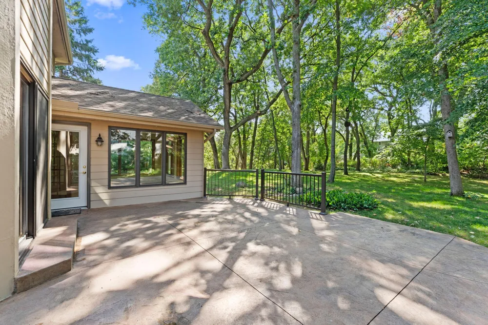 17707 Kingsbury Circle Lakeville, MN 55044
