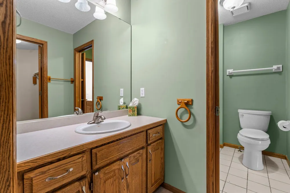 17707 Kingsbury Circle Lakeville, MN 55044