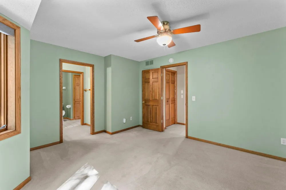 17707 Kingsbury Circle Lakeville, MN 55044