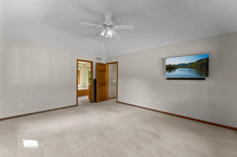 17707 Kingsbury Circle Lakeville, MN 55044