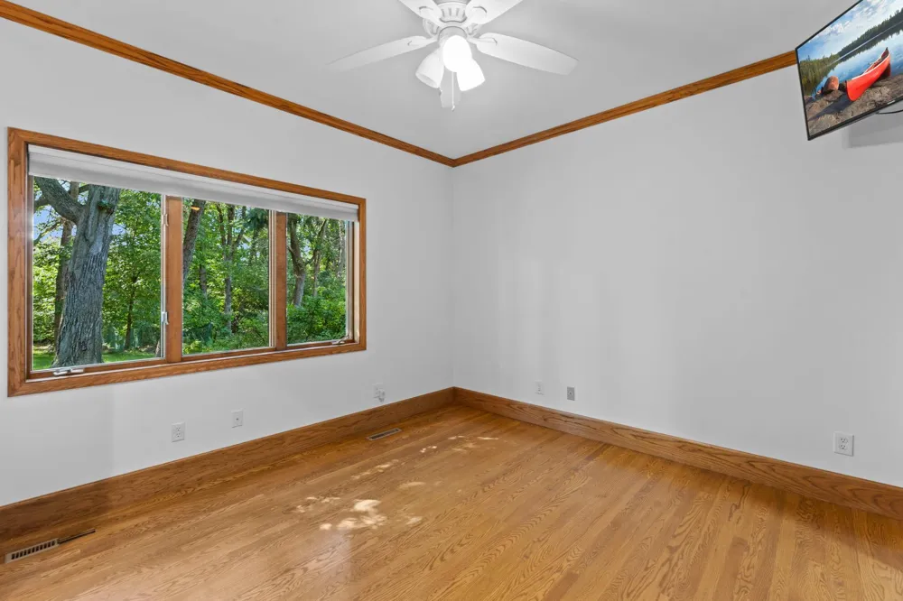 17707 Kingsbury Circle Lakeville, MN 55044