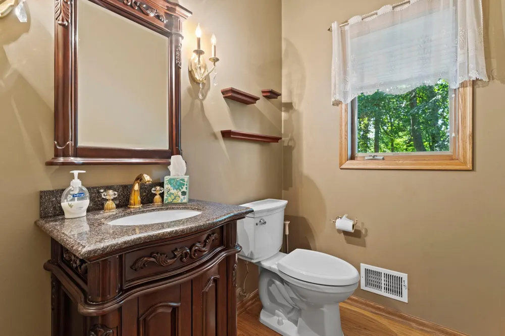 17707 Kingsbury Circle Lakeville, MN 55044