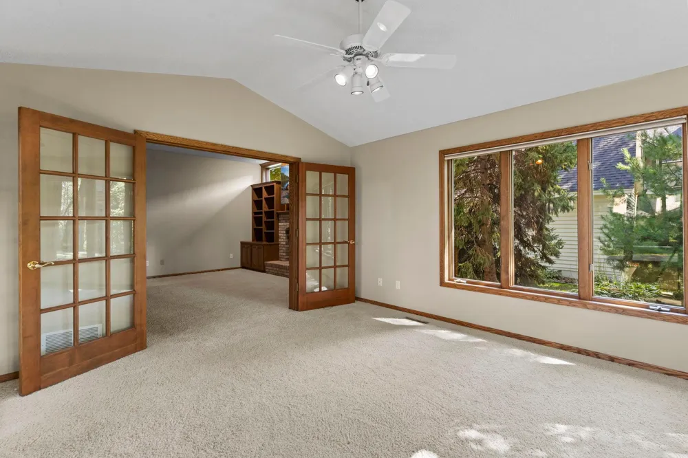 17707 Kingsbury Circle Lakeville, MN 55044