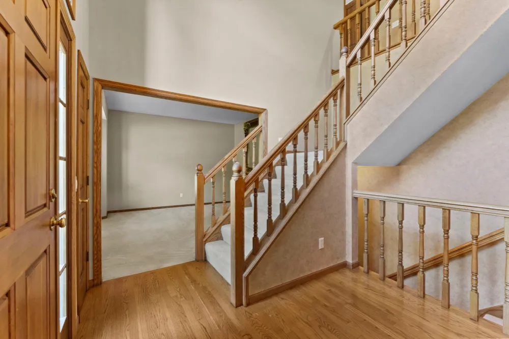 17707 Kingsbury Circle Lakeville, MN 55044