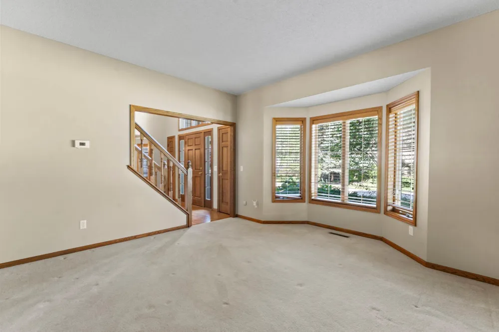 17707 Kingsbury Circle Lakeville, MN 55044