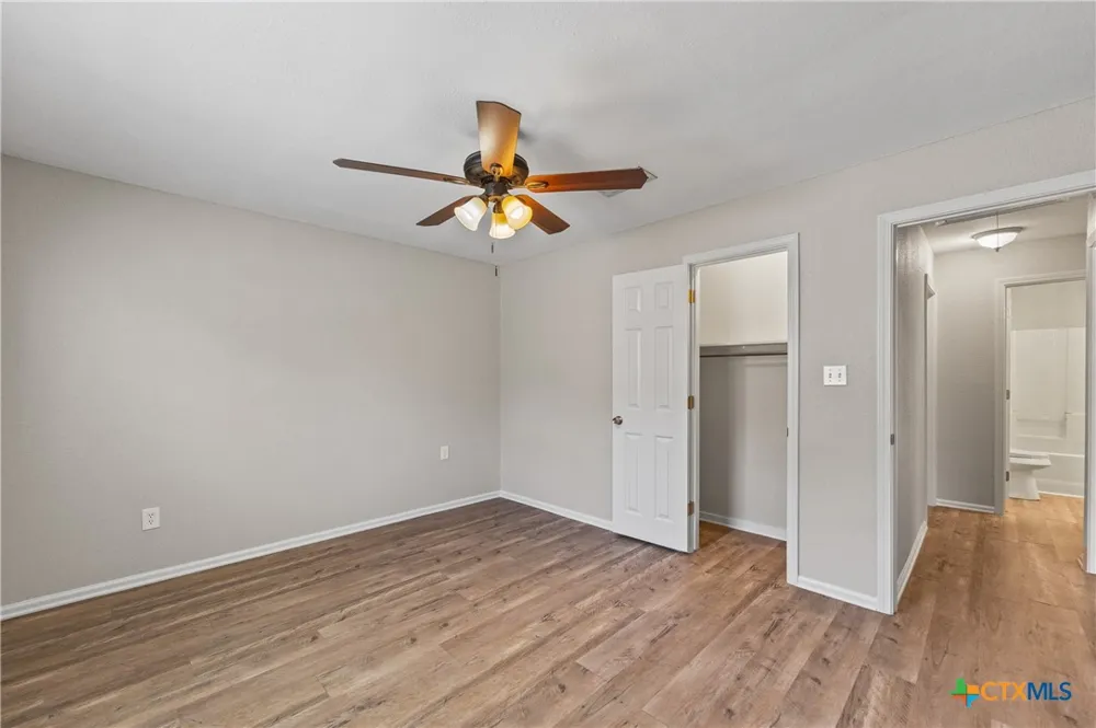 607 Hanover Street Edna, TX 77957