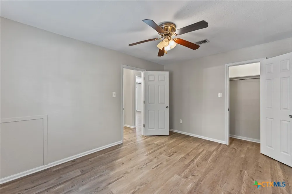 607 Hanover Street Edna, TX 77957