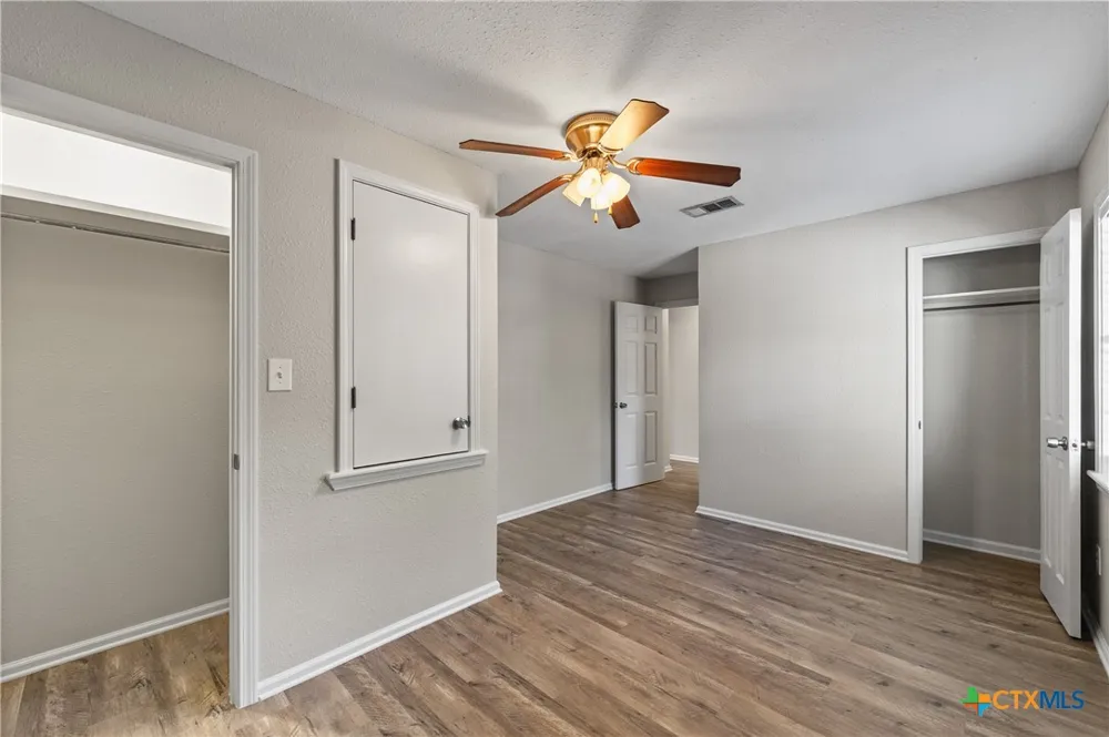 607 Hanover Street Edna, TX 77957