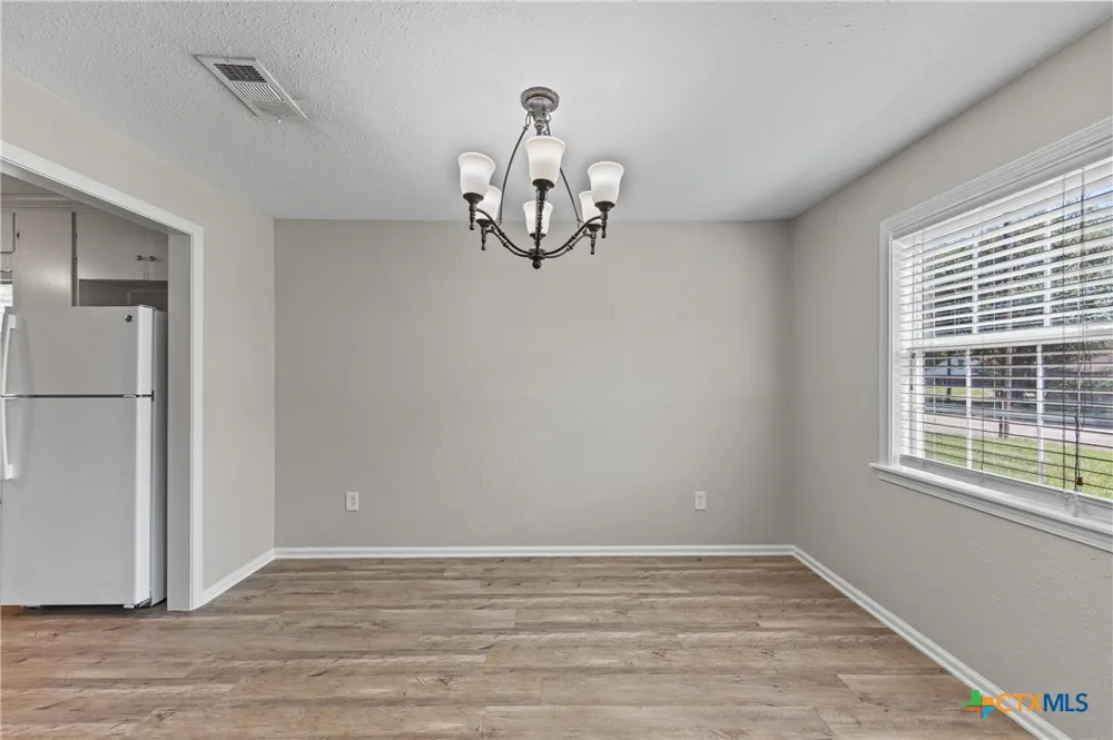 607 Hanover Street Edna, TX 77957