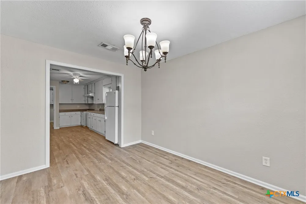 607 Hanover Street Edna, TX 77957