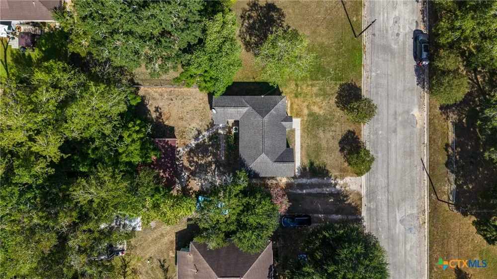607 Hanover Street Edna, TX 77957