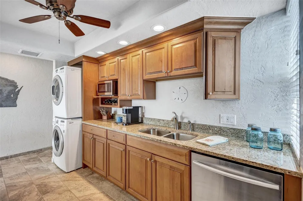 6140 MIDNIGHT PASS ROAD #101 Sarasota, FL 34242