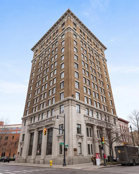 60 Monroe Center Street NW #8D