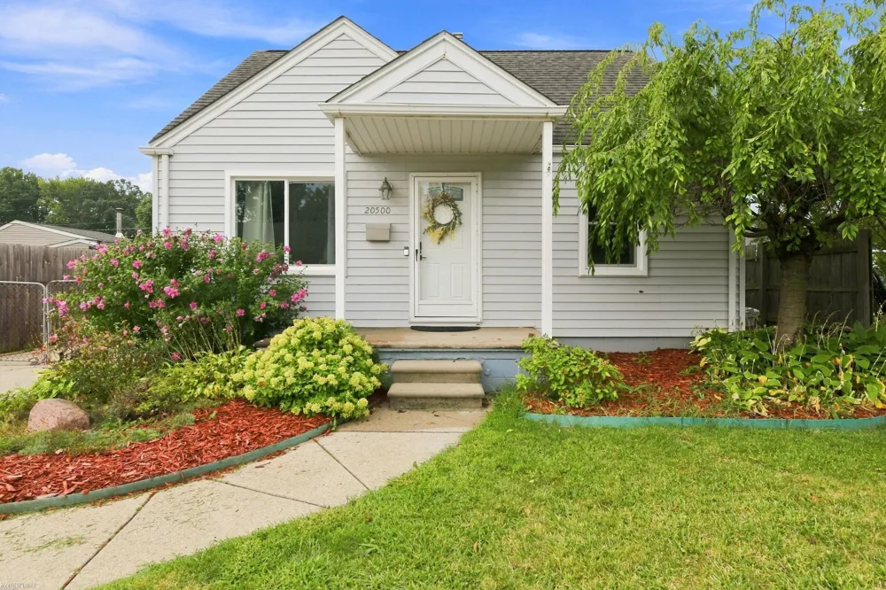 20500 Avalon Street St Clair Shores City, MI 48080