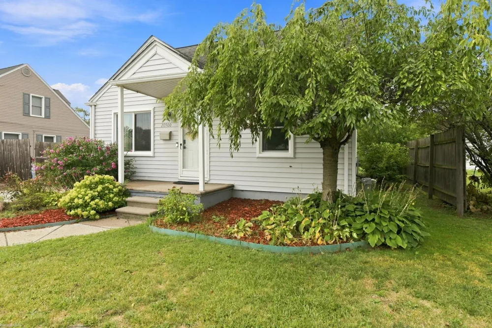 20500 Avalon Street St Clair Shores City, MI 48080