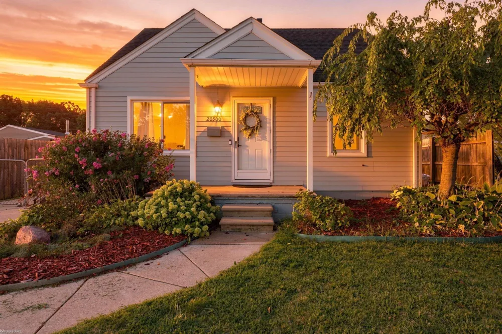 20500 Avalon Street St Clair Shores City, MI 48080