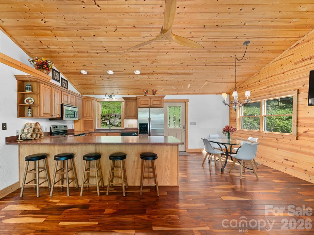 73 Oak Ridge Court Mars Hill, NC 28754