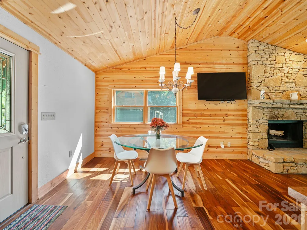 73 Oak Ridge Court Mars Hill, NC 28754